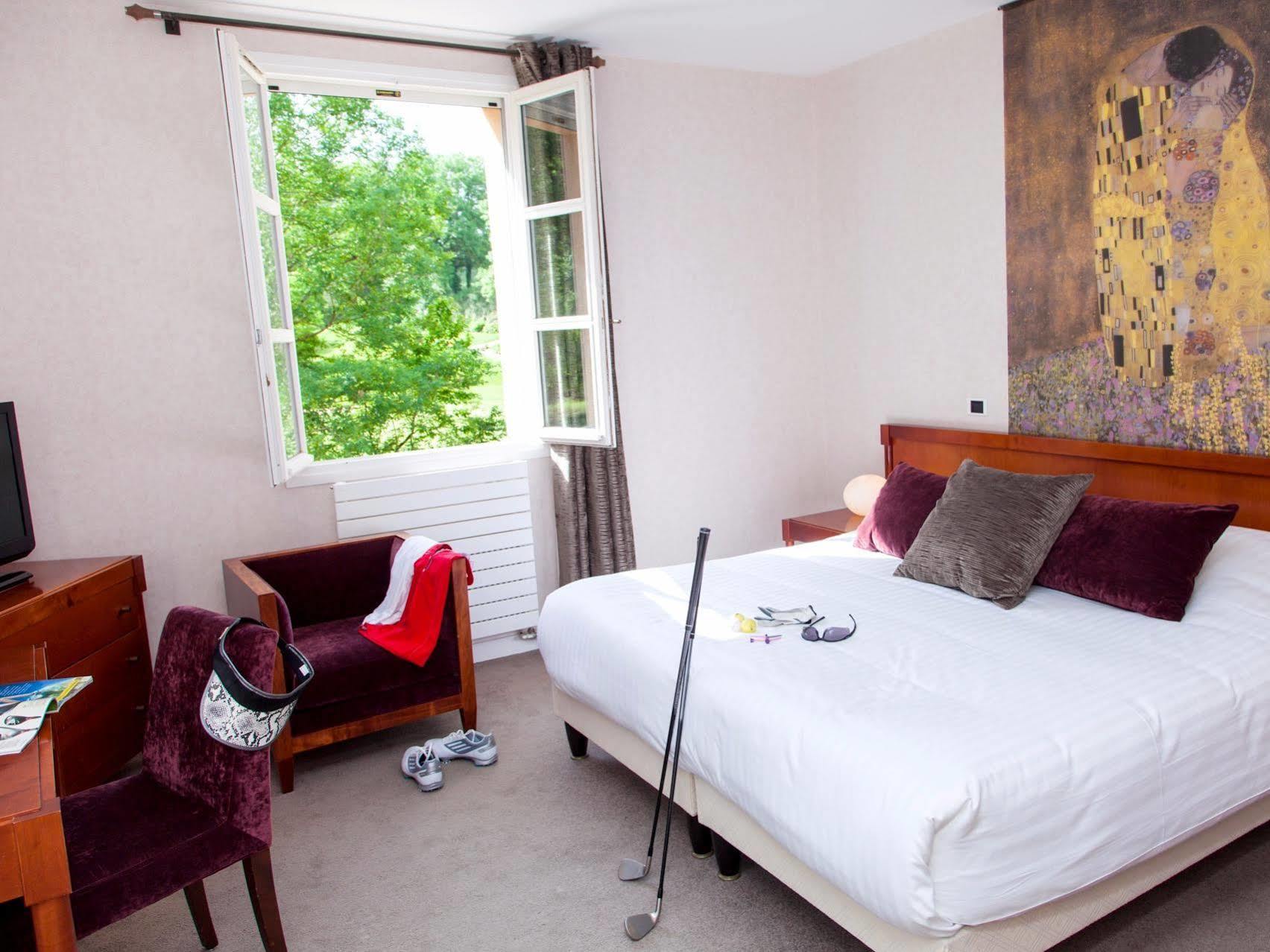 Logis Hotel Golf Le Domaine Du Val De Sorne Vernantois Εξωτερικό φωτογραφία