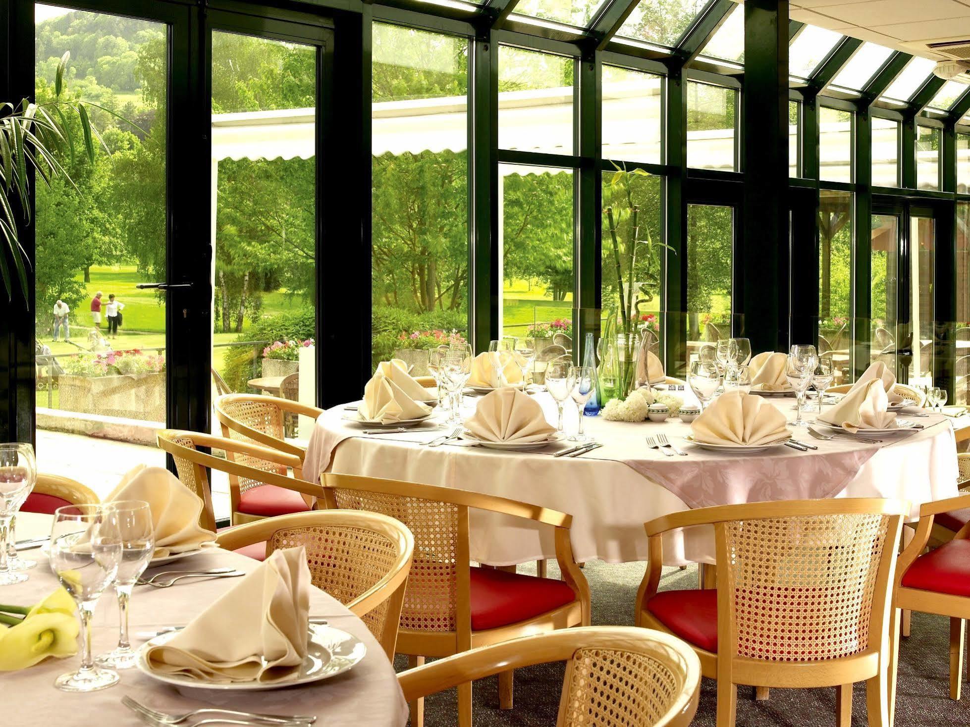 Logis Hotel Golf Le Domaine Du Val De Sorne Vernantois Εξωτερικό φωτογραφία