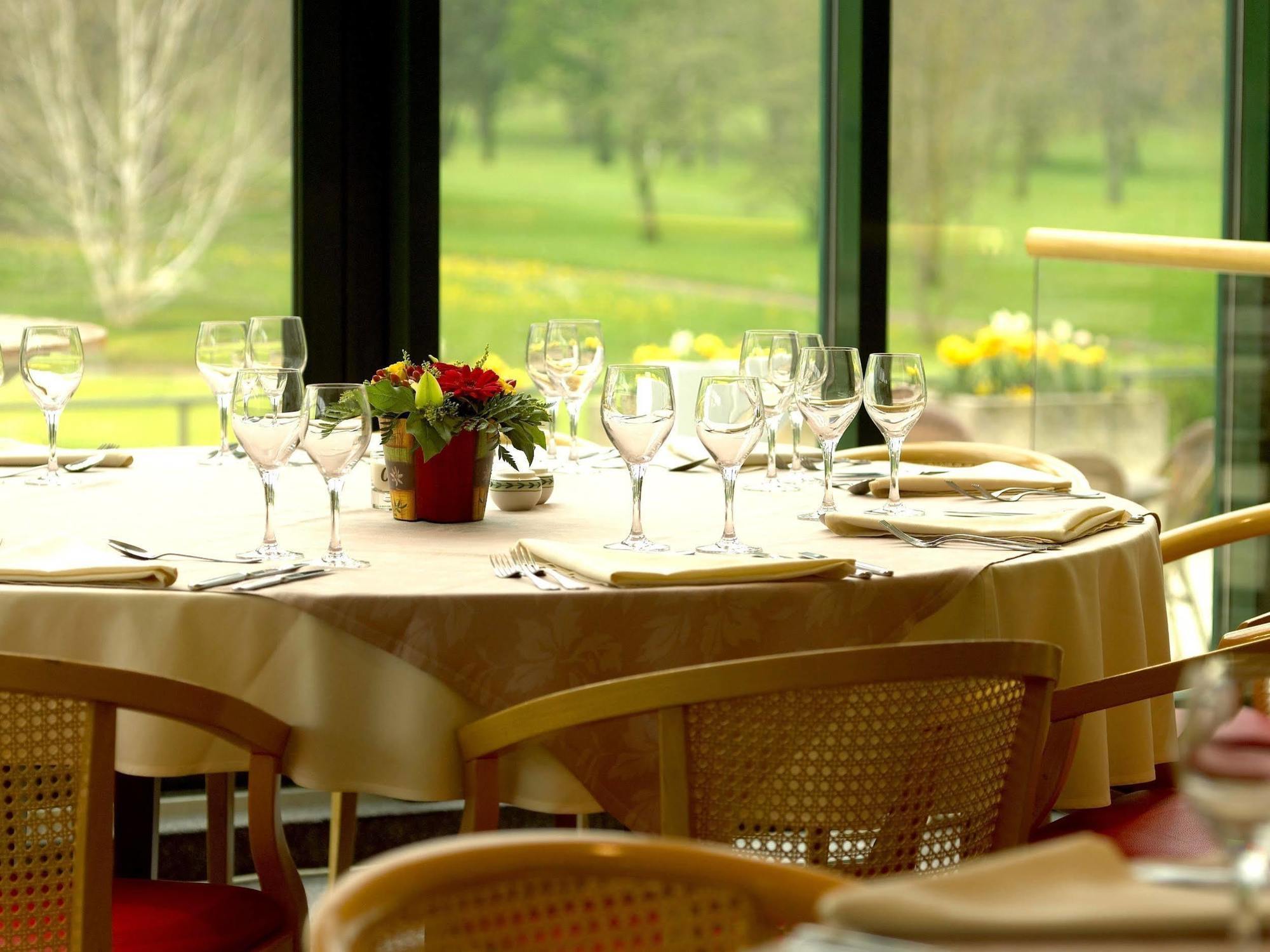 Logis Hotel Golf Le Domaine Du Val De Sorne Vernantois Εξωτερικό φωτογραφία